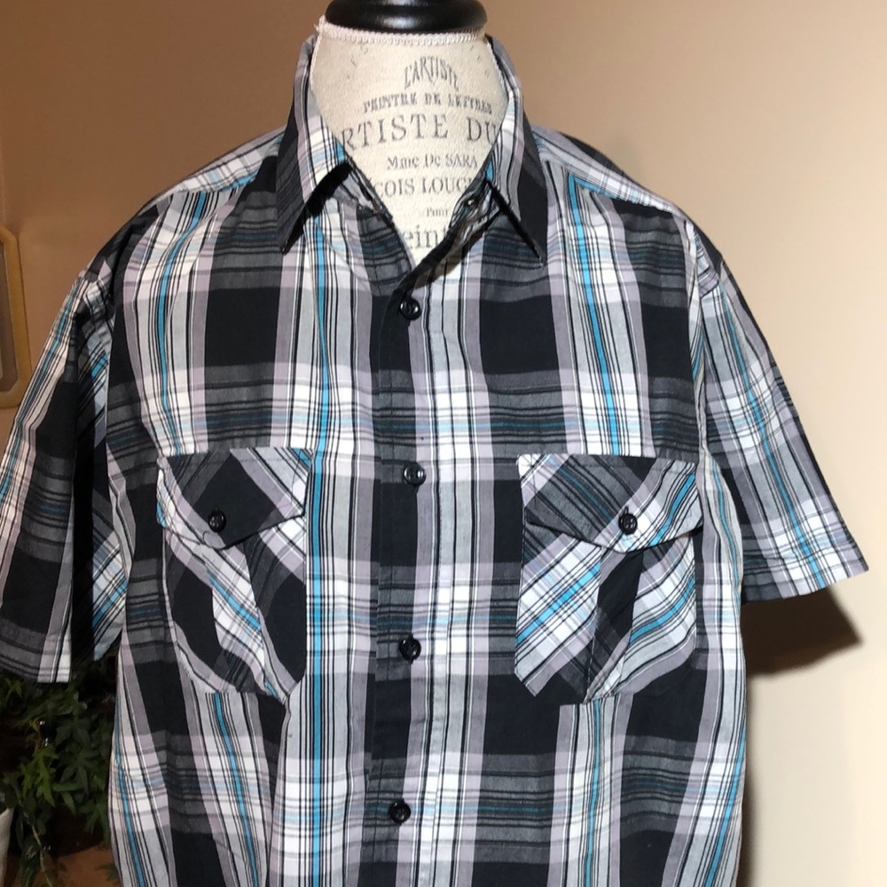 Short Sleeve Dress Shirt, Black Blue Pattern (Size Large)